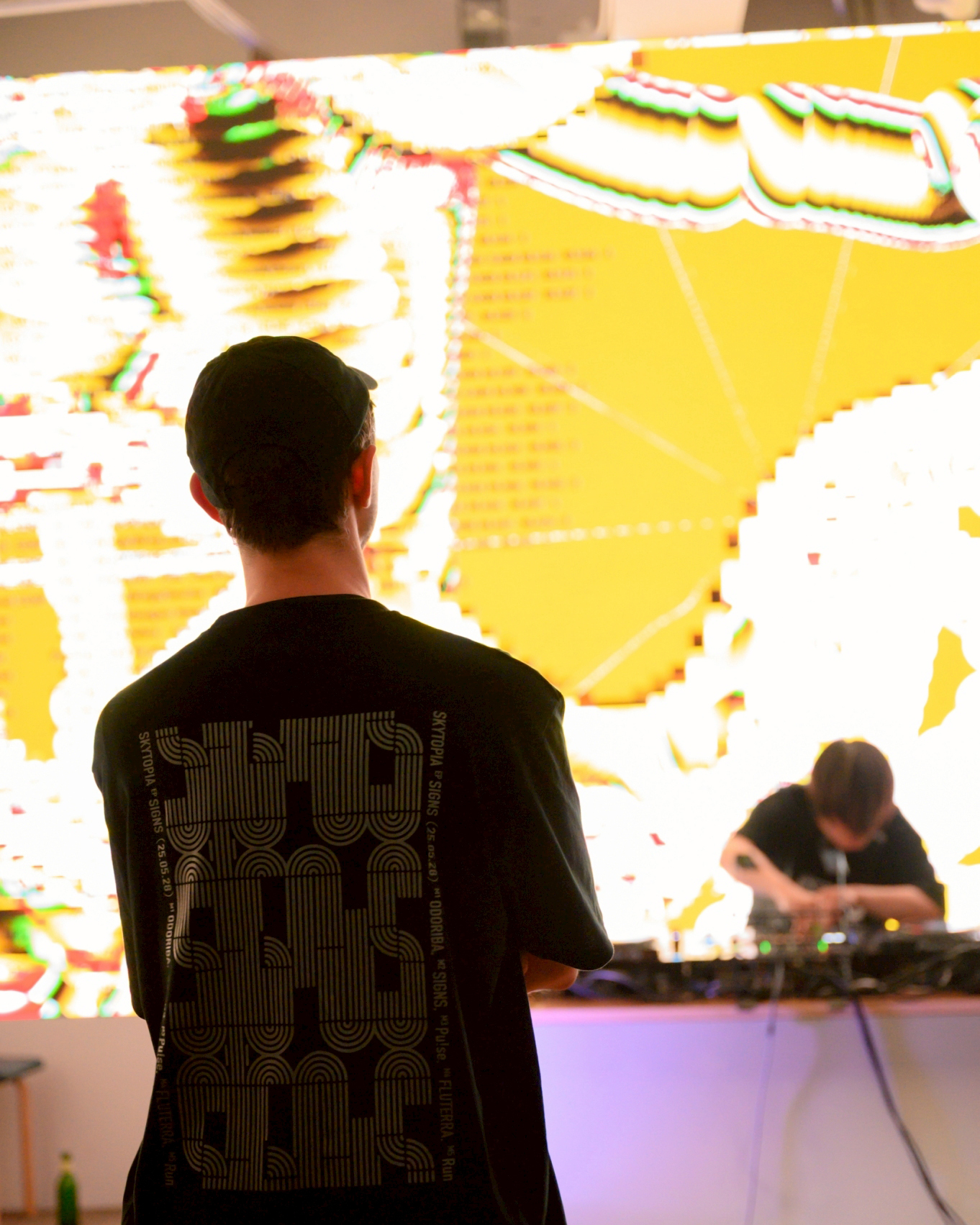 SIGNS LAUNCH NIGHT / VJ Performance